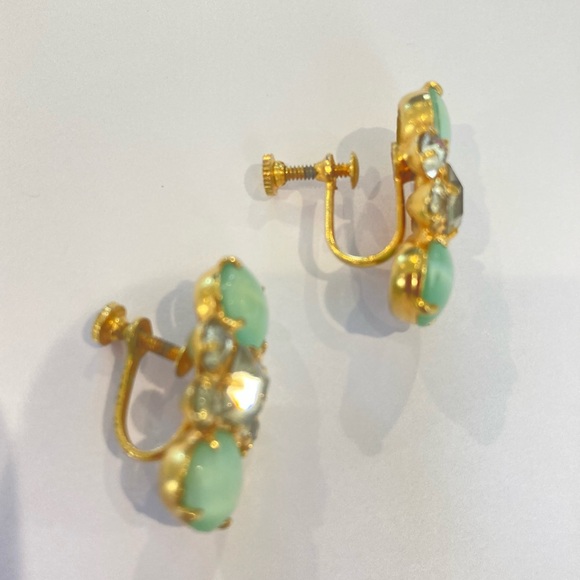Vintage earrings green rhinestone screwbacks - Picture 4 of 7